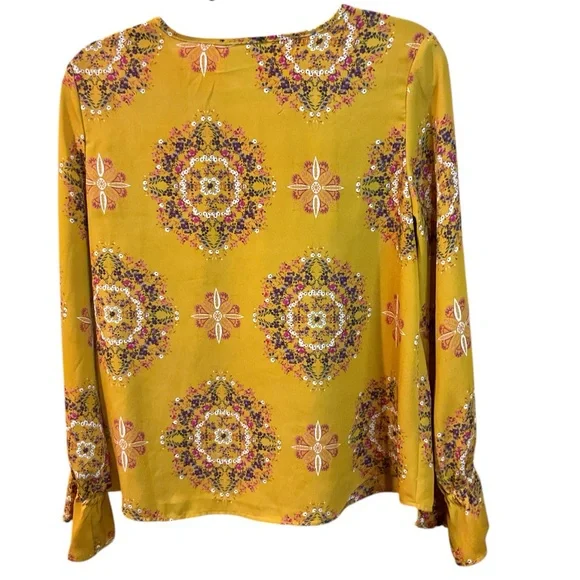 🦃 2/$20 NWOT W5 Gold Blouse with Floral Spheres Size M* - Picture 4 of 4